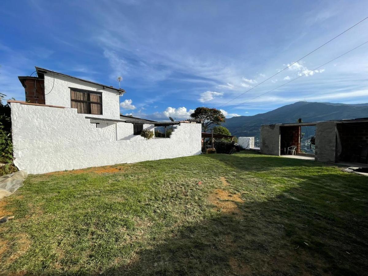 Country House La Mamola Medellín